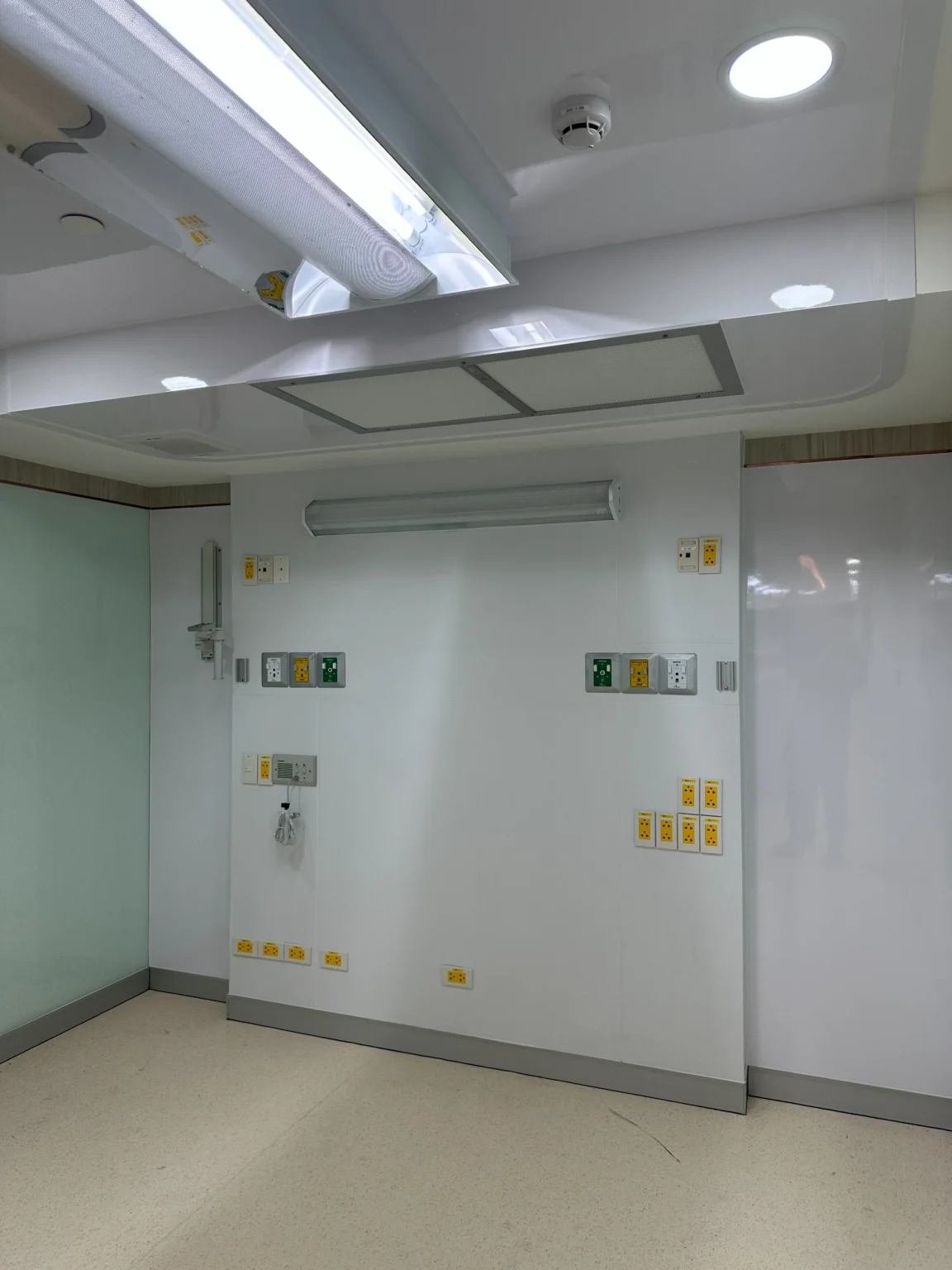 หัวจ่ายก๊าซทางการแพทย์ รพ.ศิริราช | Two Brothers Medical