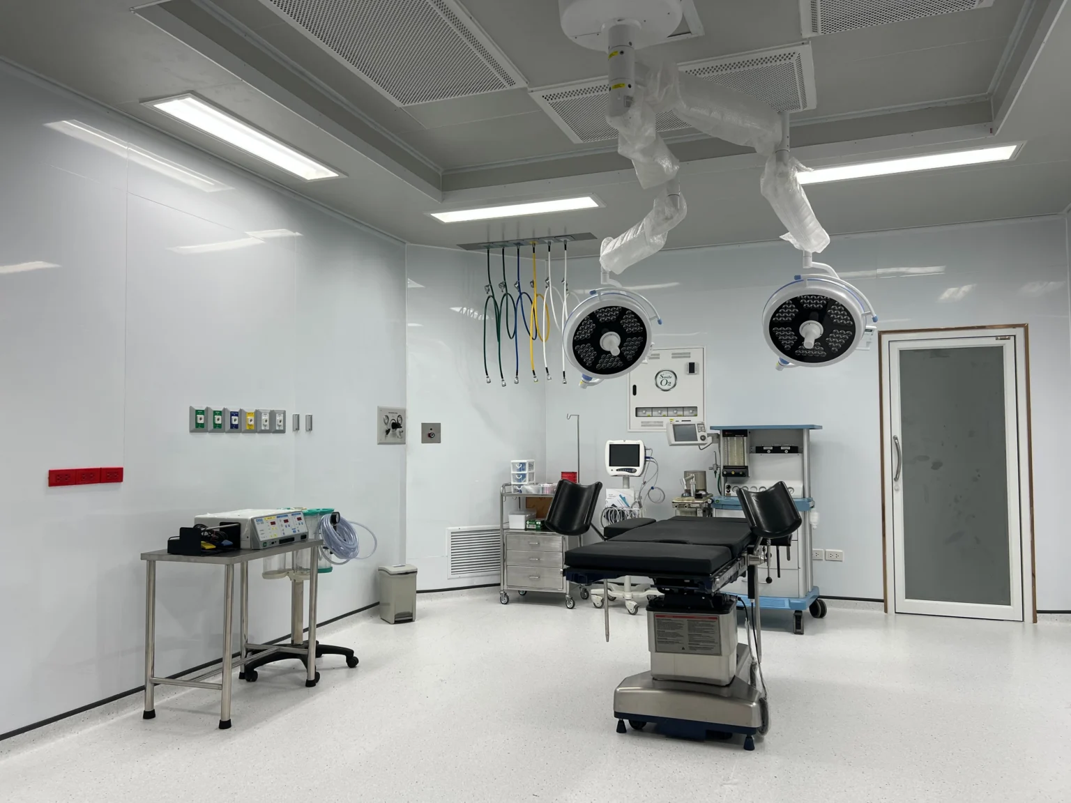ห้องผ่าตัด ระบบก๊าซทางการแพทย์ รพ.เจษฎา | Two Brothers Medical