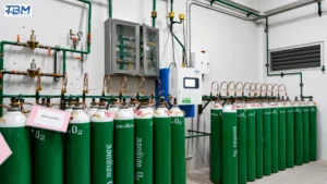 ห้อง Manifold พร้อมถังออกซิเจนและระบบจ่ายก๊าซทางการแพทย์ส่วนกลางสำหรับโรงพยาบาล