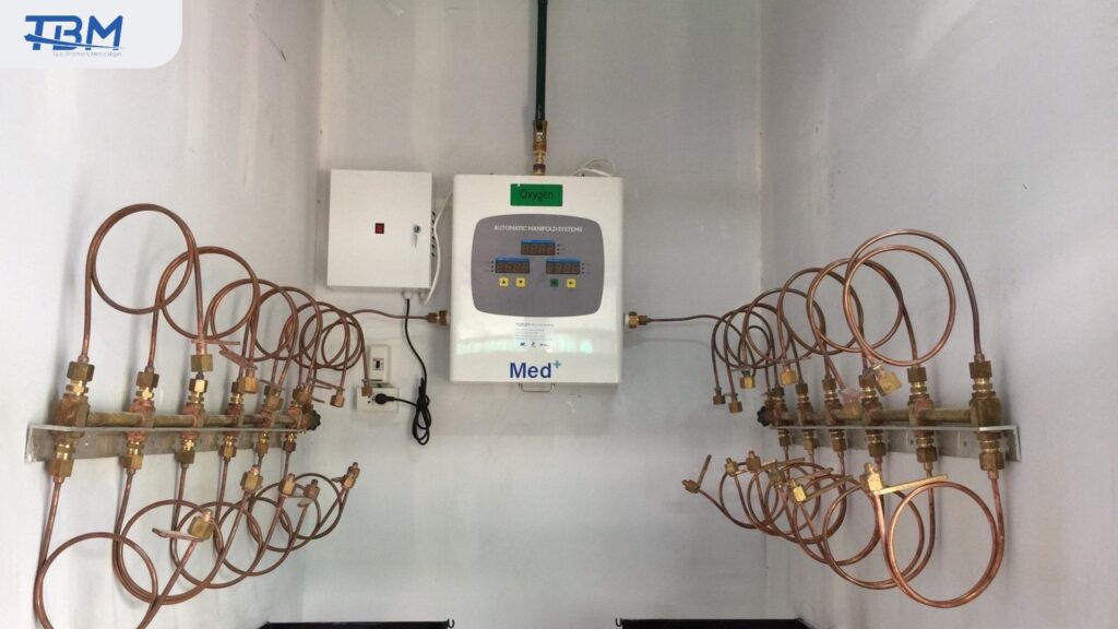 Oxygen Manifold คืออะไร ? ระบบสำรองออกซิเจนของโรงพยาบาล ตู้ Manifold อัตโนมัติ สาย Pigtail ทองแดงสองฝั่ง และชั้นวางถัง